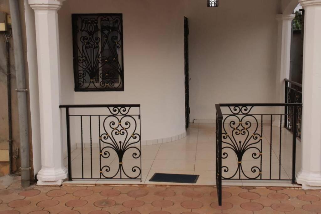 Residence Jeanne A Yaounde Odza Messamengo Ngoại thất bức ảnh