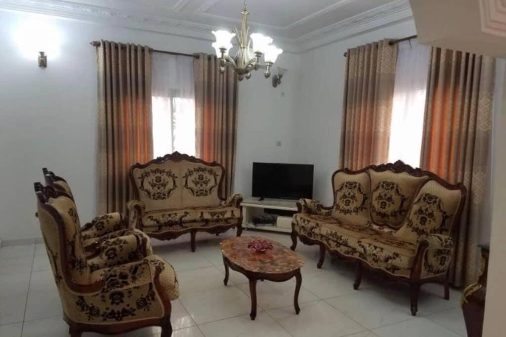Residence Jeanne A Yaounde Odza Messamengo Ngoại thất bức ảnh