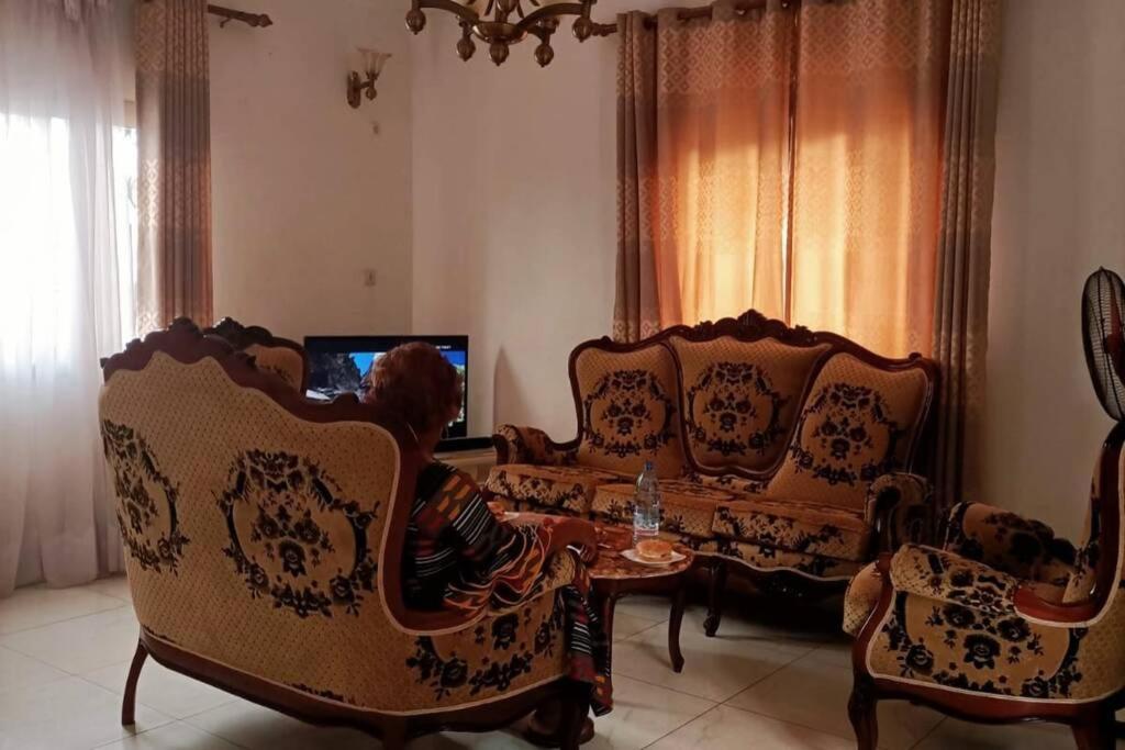 Residence Jeanne A Yaounde Odza Messamengo Ngoại thất bức ảnh